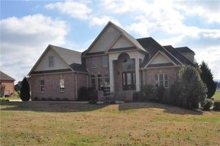 70 Sugar Leaf Cir, Winchester, TN 37398-4674
