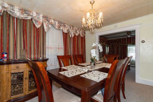 79 Cottage St, Poughkeepsie NY 12601-2724 exterior