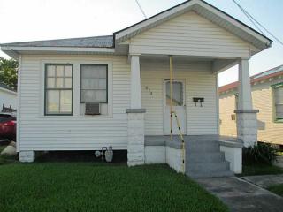 652 Avenue, Westwego, LA 70094-4405