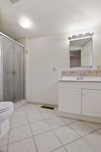 426 Lockeford St, Lodi CA 95240-2335 exterior