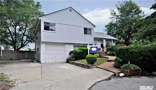 1448 Sturl Ave, Hewlett, NY 11557-1425