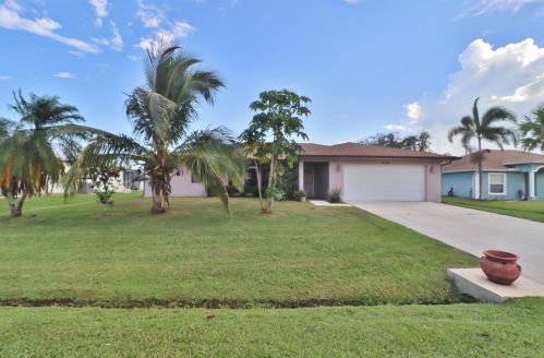 2234 Marsh Ave, Fort Pierce, FL 34952-6739
