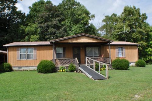 1345 Midway Rd, Crossville, TN 38572-1812