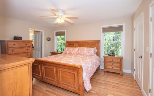 8 Evans Ave, Plaistow NH  03865-2909 exterior