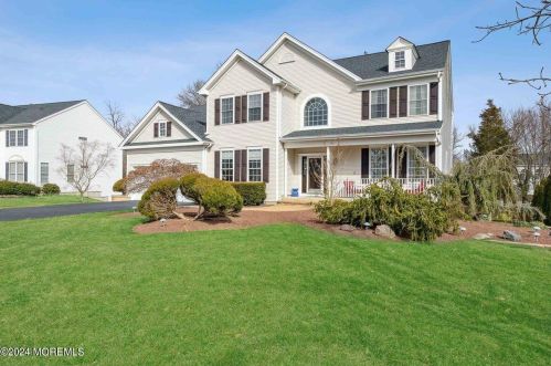 348 Vassar Dr, East Freehold, NJ 07728-5360