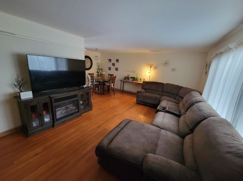 6345 Brown Deer Rd, Milwaukee, WI 53223-2232