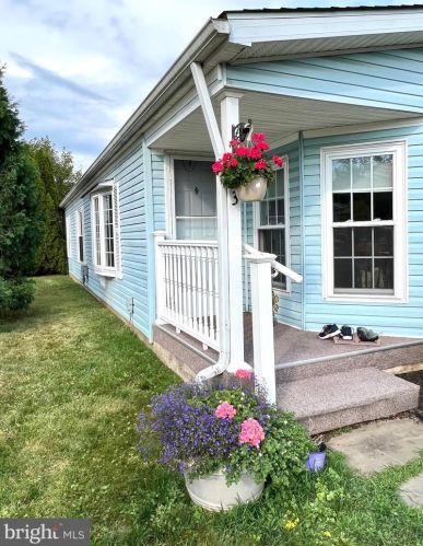 13 Clovedale Way, Souderton, PA 18964-1952
