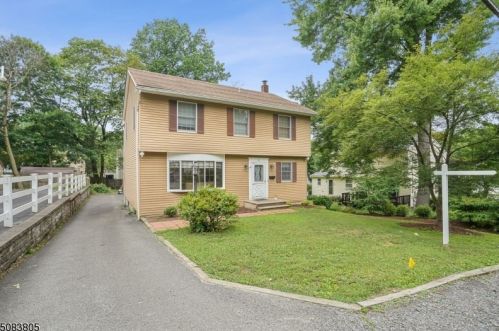 53 Center St, Bernardsville, NJ 07924-2725