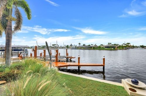 3810 1st Pl, Cape Coral FL  33904-4803 exterior