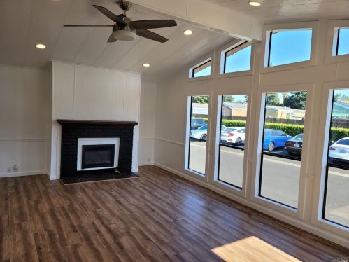 302 Toyon Way, Santa Rosa, CA 95403-1238