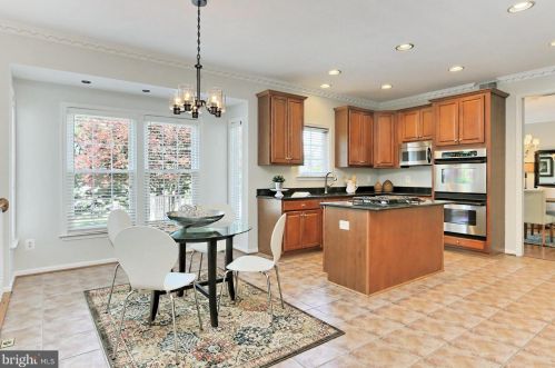 14286 Chalfont Dr, Haymarket VA  20169-2632 exterior