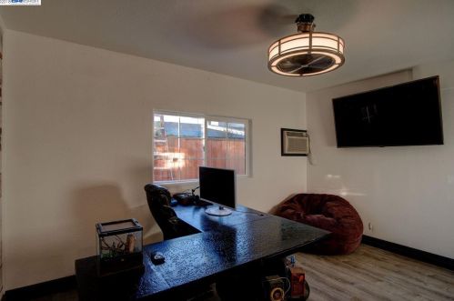 2255 Dracena St, Hayward CA 94545-4219 exterior