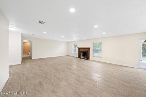6481 Hudson Rd, Cocoa, FL 32927-2227