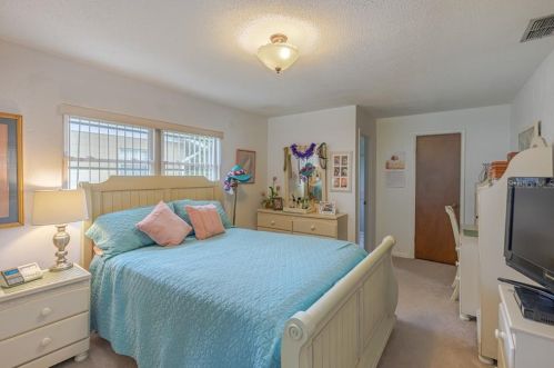34 Woodlake Dr, Daytona Beach FL  32129-4050 exterior