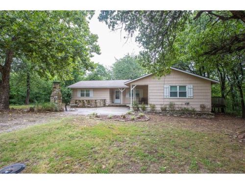 575 257 Rd, Mounds, OK 74047-6025
