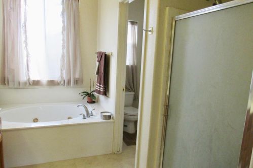 766 Amelia Ct, Los Banos CA 93635-2623 exterior