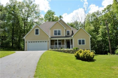 393 Washington Dr, Waterbury, CT 06762-3463