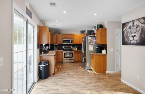 72 Shadow Moss Dr, Beaufort SC  29906-6005 exterior