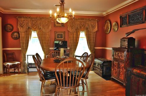 9 Scenic Pond Dr, Warwick NY  10990-2651 exterior