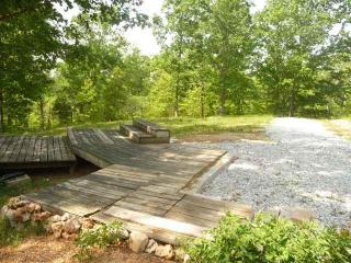 314 Staggs Rd, Linden, TN 37096-6467