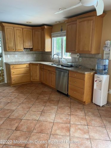505 Monmouth Rd, West Long Branch, NJ 07764-1226