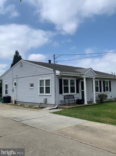 413 Audubon Ave, West Deptford, NJ 08086-2519