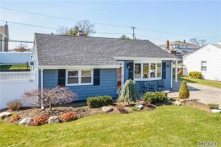 4174 Harriet Rd, Bethpage, NY 11714-6213