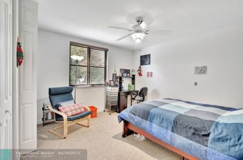 5098 168 Ave, Hollywood FL  33027-4913 exterior