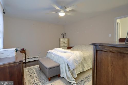 814 Sycamore Dr, Lansdale PA  19446-3128 exterior