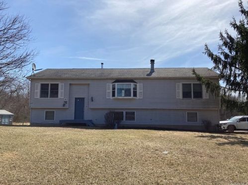 106 Neelytown Rd, Camp Bell Hall, NY 10916-2807