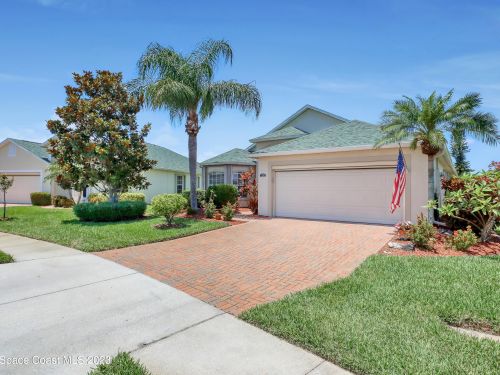 1151 Indian Oaks Dr, Melbourne, FL 32901-8169