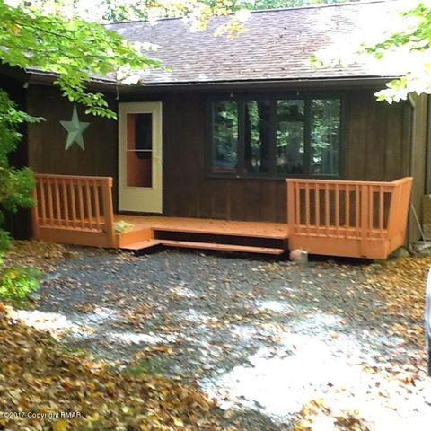 42 Lehigh River Dr, Gouldsboro, PA 18424-9523