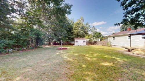 13 Larchmont Dr, Coventry RI exterior