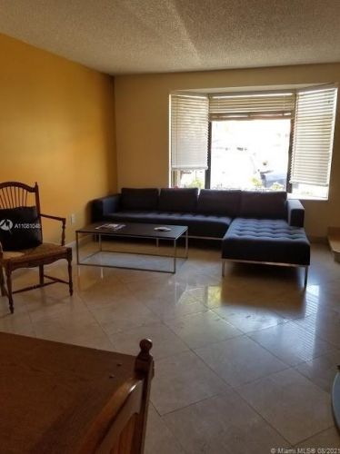 7803 102nd Ln, Miami, FL 33156-2683