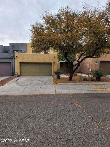 4172 Fortune Loop, Tucson AZ  85719-1115 exterior