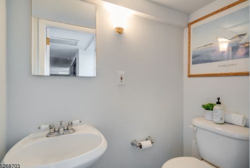 122 Fairview Ave, Berkeley Heights NJ  07922-1310 exterior