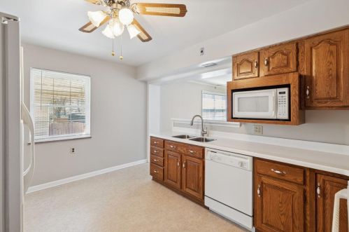 323 Swan Cir, Covington KY  41018-1937 exterior