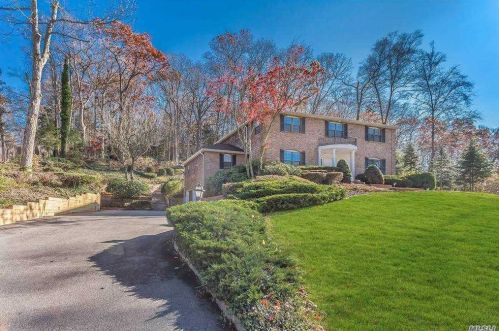 94 Bagatelle Rd, Huntington Station, NY 11747-4103