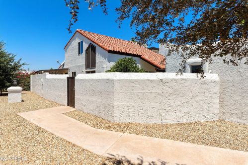 5802 8th Pl, Phoenix, AZ 85014-2160