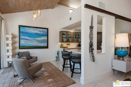 4 Vista Loma Dr, Rancho Mirage CA  92270-2959 exterior