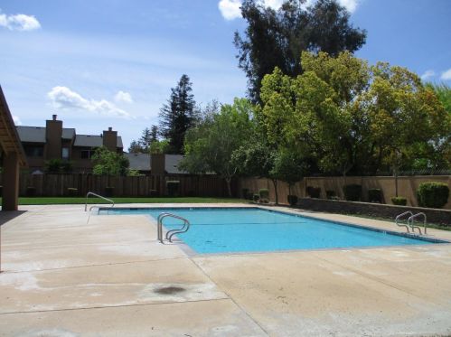 572 Pirinen Ln, Modesto CA  95354-2037 exterior
