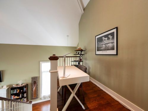 5690 Pne Tree Dr, Sanibel FL 33957-2304 exterior