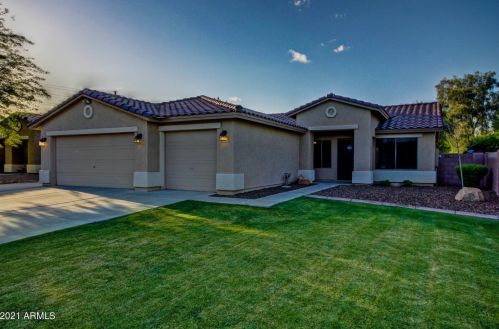 2442 Pony Ln, Gilbert, AZ 85295-9167