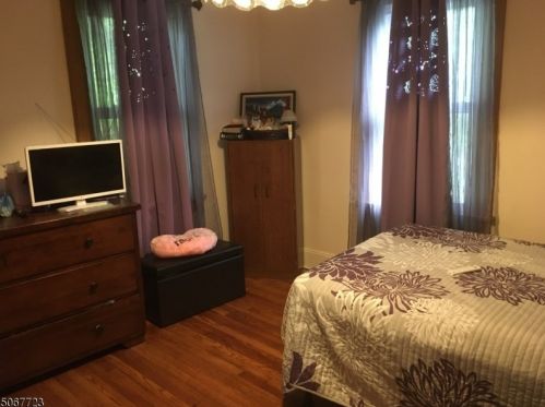 221 New St, West Paterson NJ  07424-3329 exterior