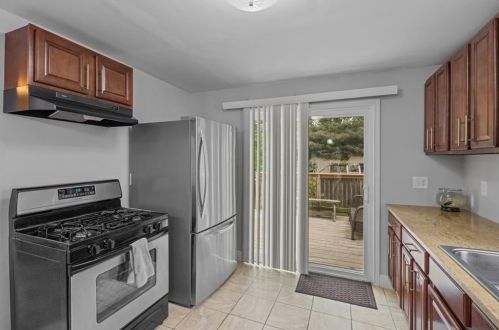 1736 Elmwood Ave, Warwick RI  02888-1104 exterior