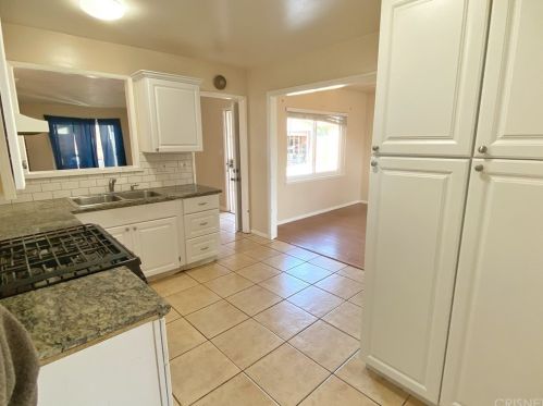 358 Landsford St, Lancaster CA 93535-2613 exterior