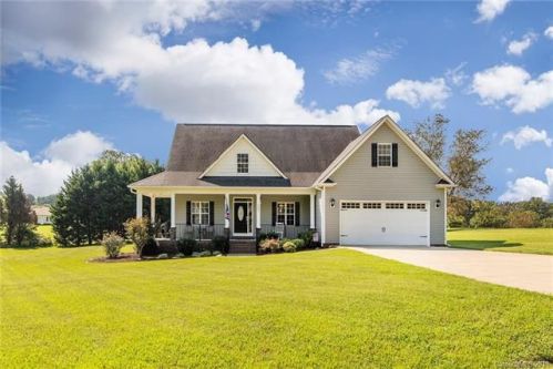 157 Gray Barn Dr, Bells Cross Roads, NC 28166-7702