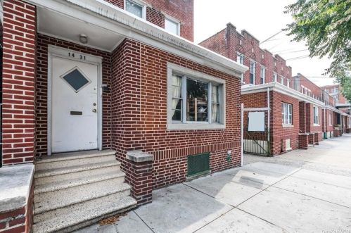 14-31 31st Dr, Long Island City, NY 11106-4816