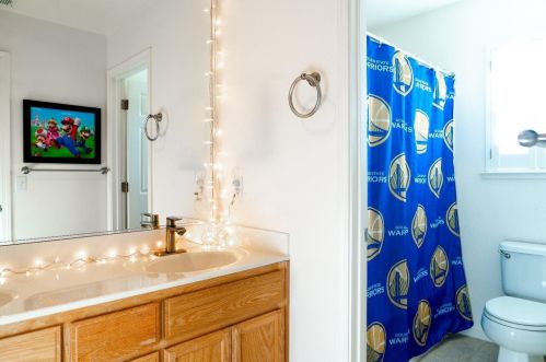 5812 Homewood Way, Riverbank CA  95367-9550 exterior