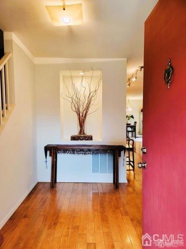 41 Ardsley Ct, East Brunswick NJ  08816-3673 exterior